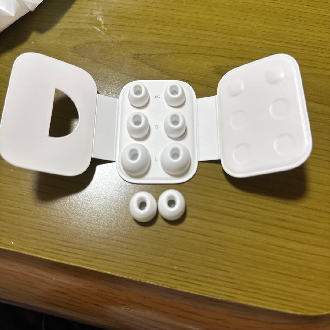 airPods Pro第2世代本体 純正品　ホワイト 充電ケース付き