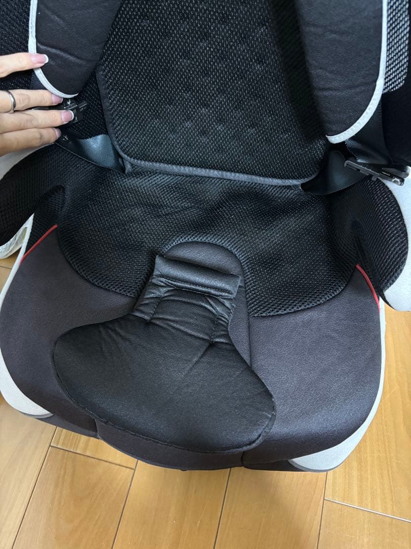 【美品】コンビ　ジョイトリップ　エアスルー　GF ブラック　ジュニアシート