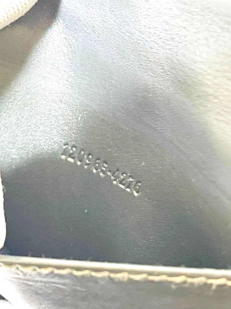 美品☆GUCCI シマ　GG柄　カードケース　名刺入れ　二つ折り　ダークグレー
