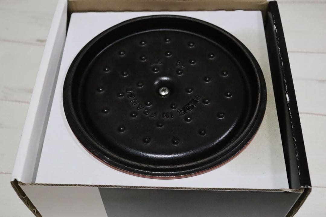 ストウブ　ココットラウンド　18cm シナモン