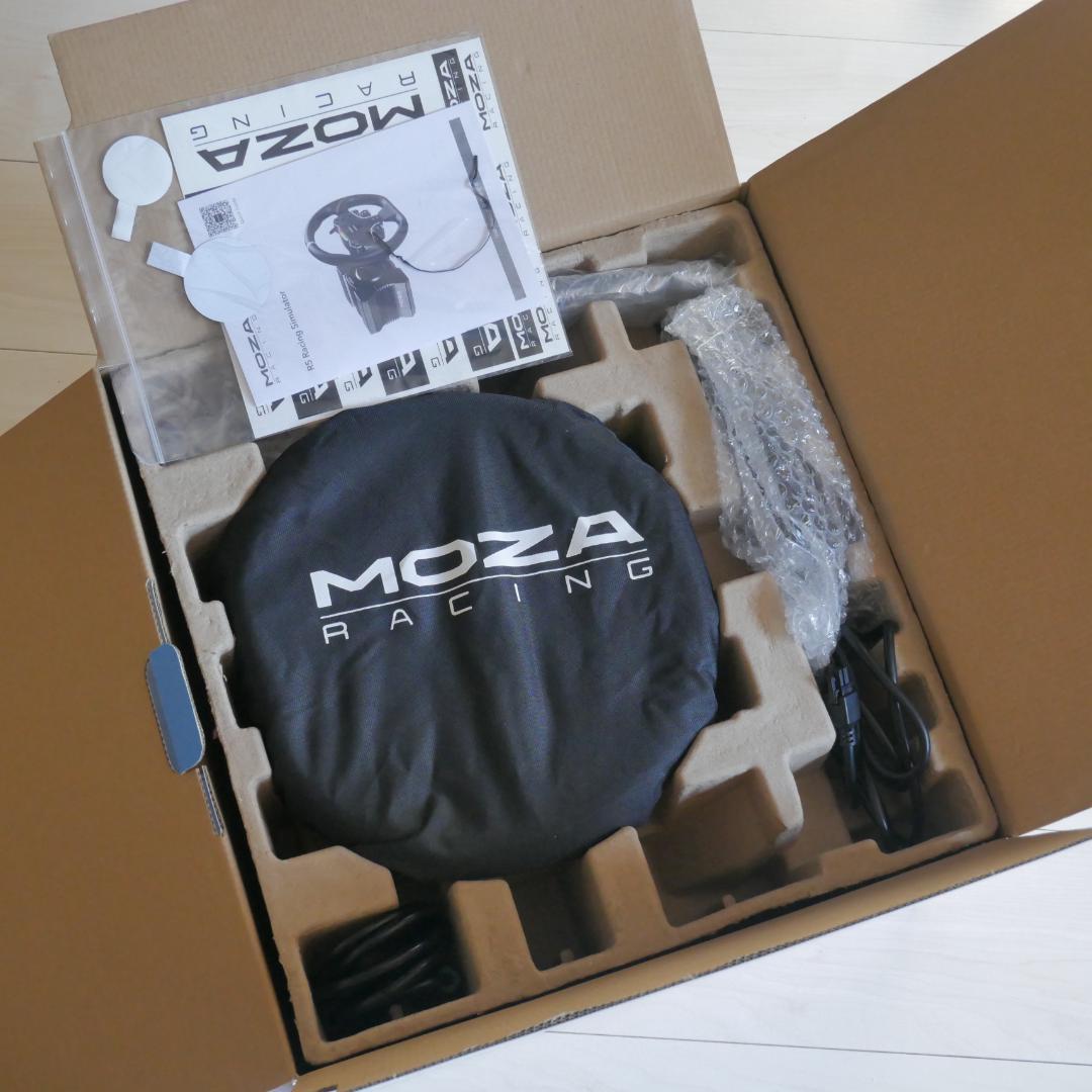 MOZA R5 ハンドルコントローラ