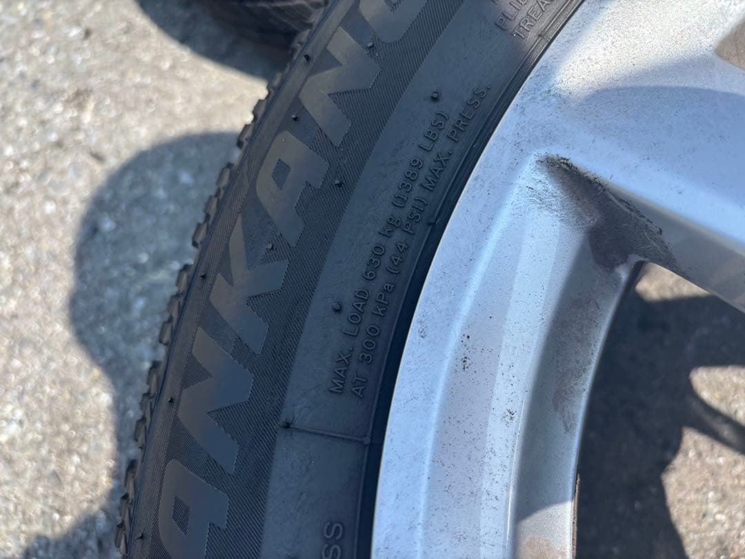 Audi A4ホイールセット 205/60R16 アウディ 純正 タイヤ アルミ