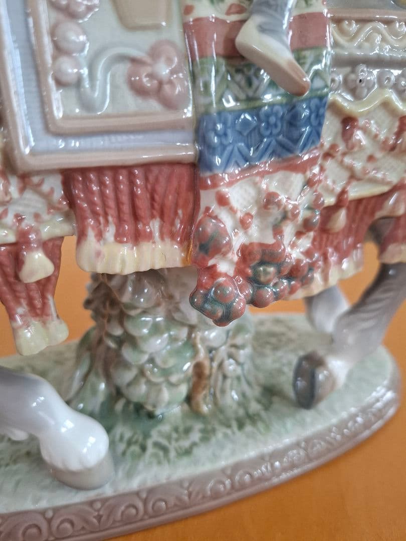 リヤドロ/lladro　サンホセの祭り　少年少女の行進