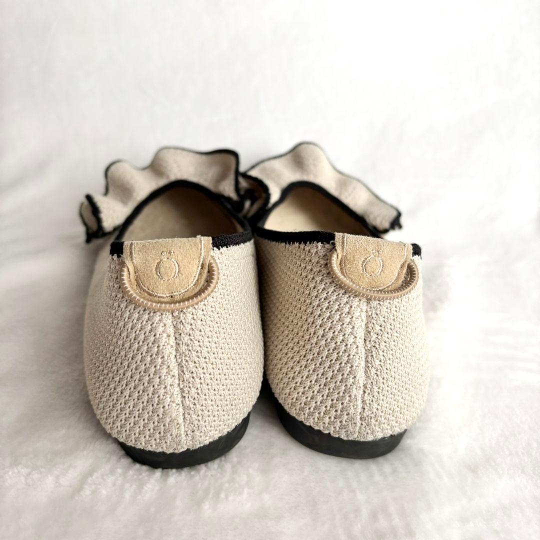 新品✨Offen フリルパンプス　ベージュ　黒　41 フラットシューズ　25