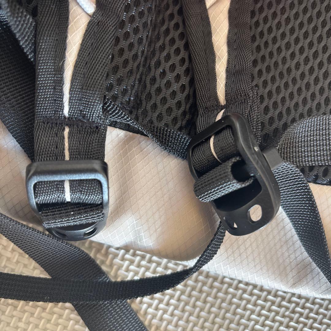 ホワイトバックパック