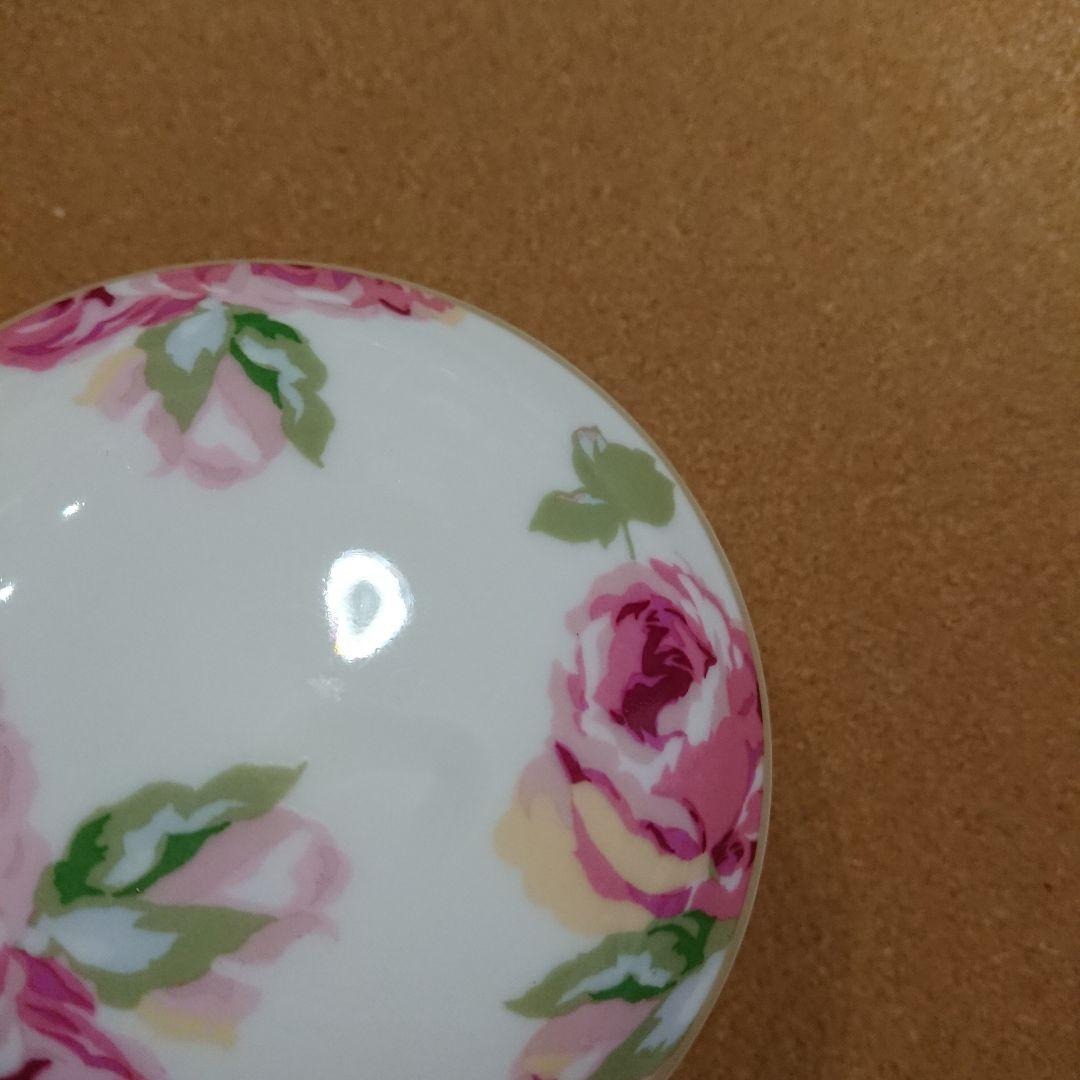 クチュールローズ アフタヌーンティーセット ローラアシュレイ ケーキスタンドほか