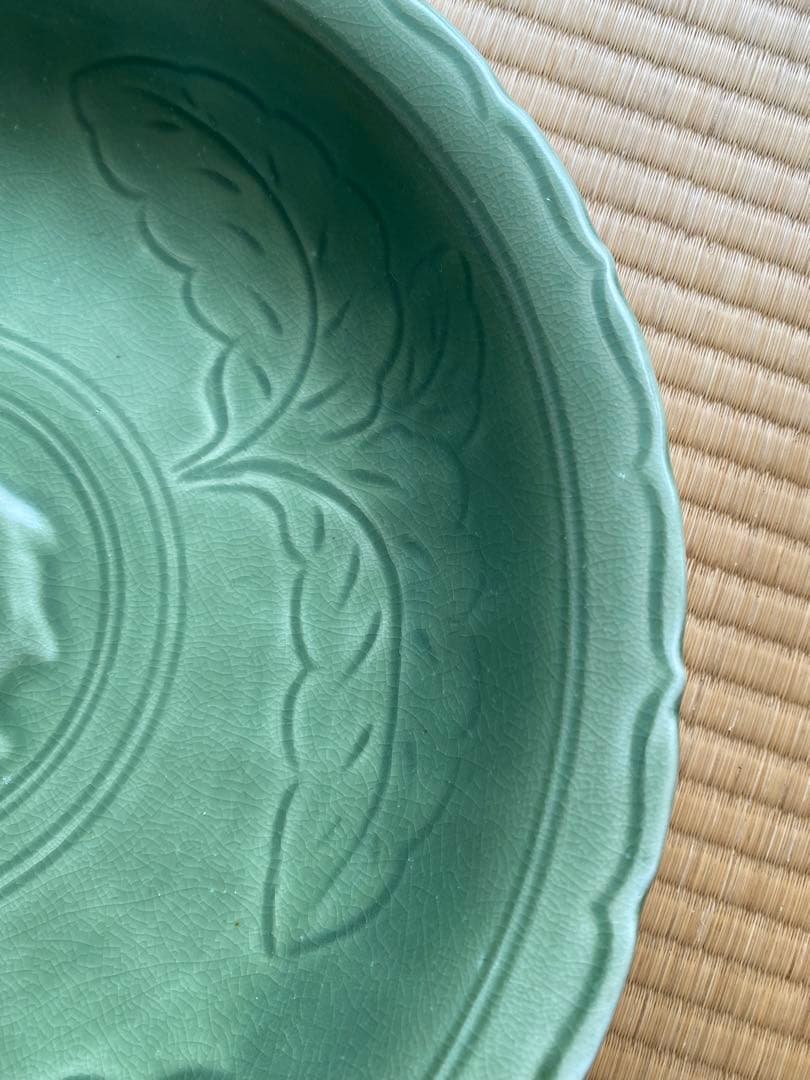 アンティークー中国龍泉窯の大皿-未使用