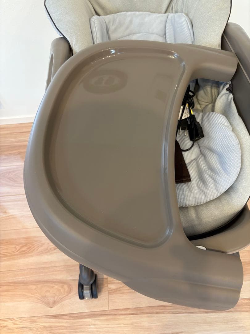 電動ベビーチェア グレー　ネムリラ　コンビ