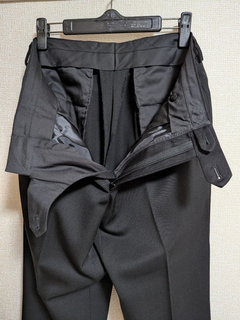 ONLYオンリースーツ 170A ブラック無地　股下77　表地は毛100%