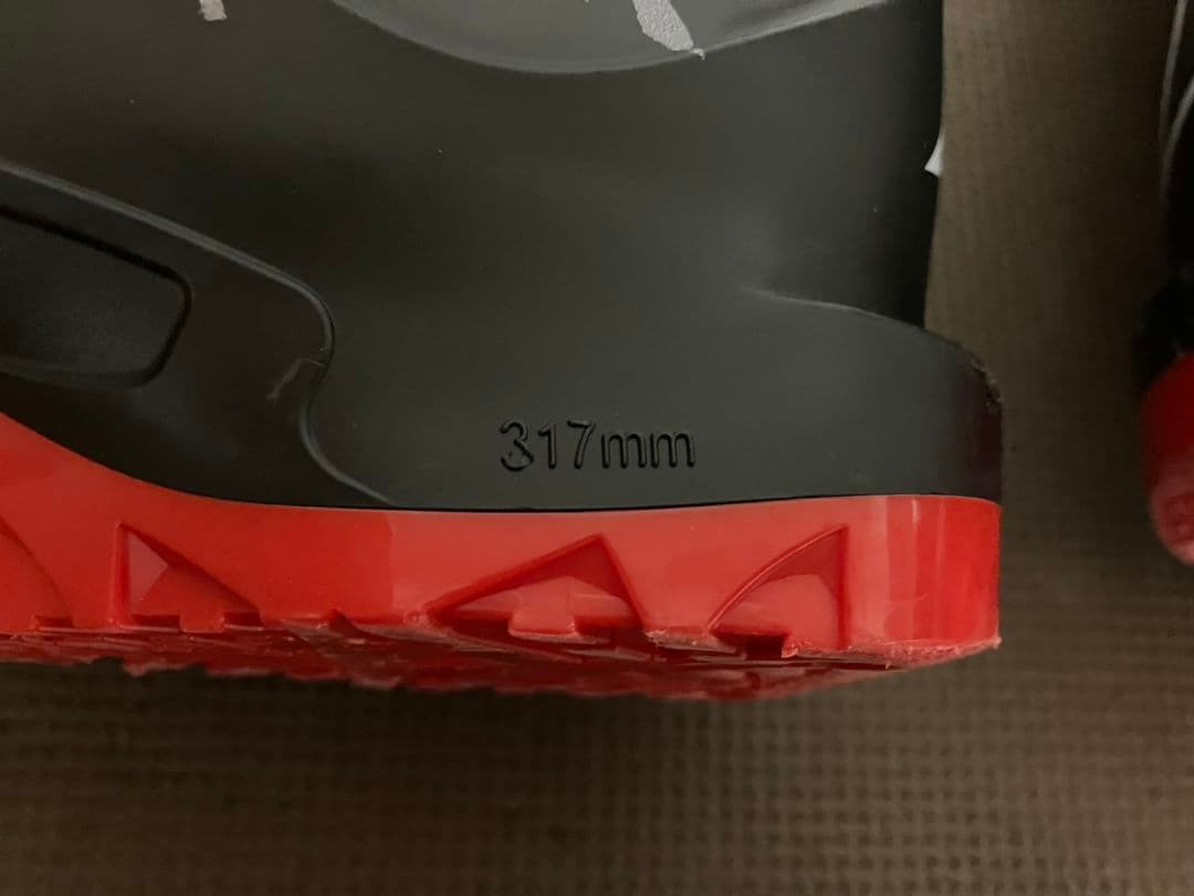 ATOMIC スキーブーツ 27〜27.5cm 足幅広め 歩行モード付　保温性高