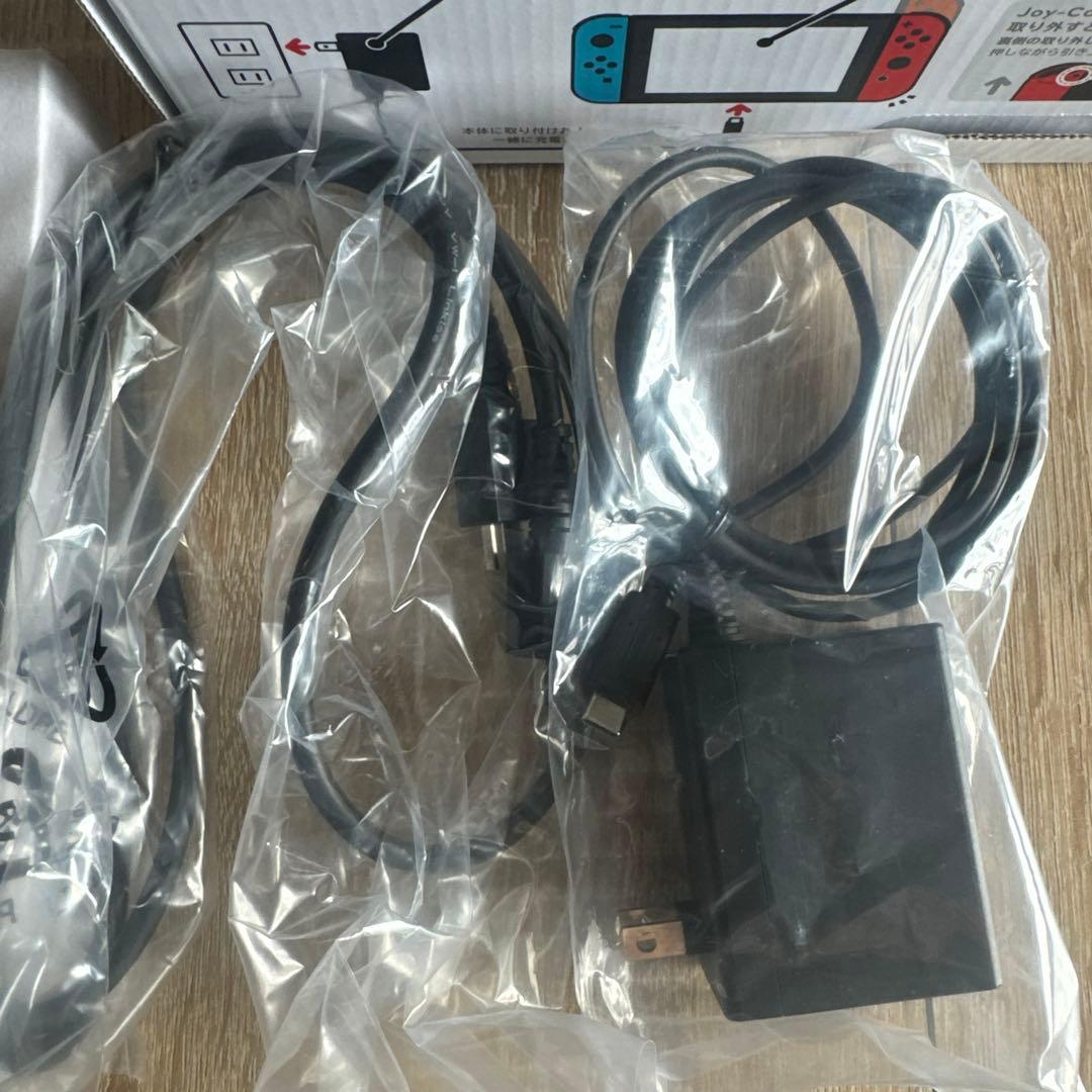 任天堂Switch本体　付属品、箱、フィルム付き