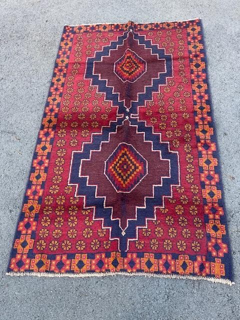 30～40年くらい前のペルシャヴィンテージラグ サイズ:185x115cm