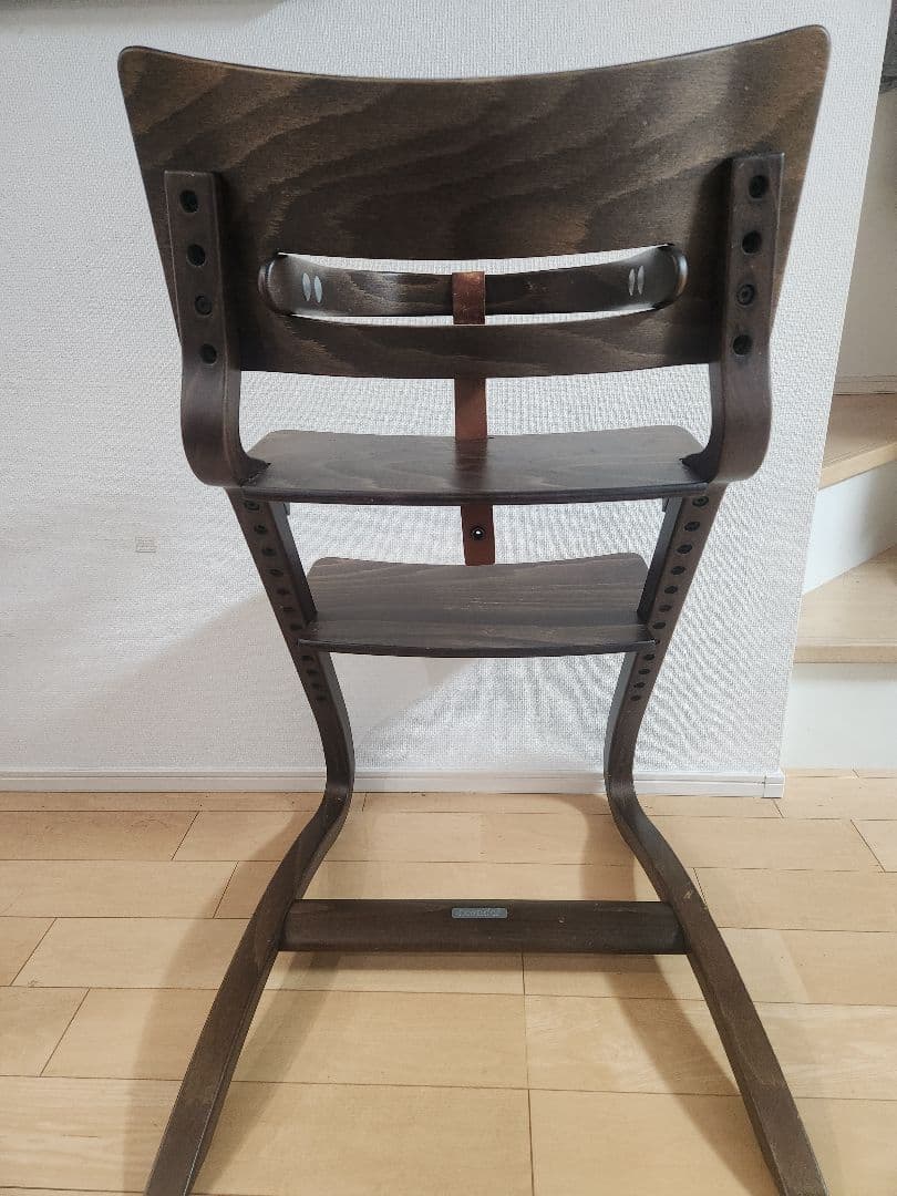 Leander ハイチェアー　ウォルナット