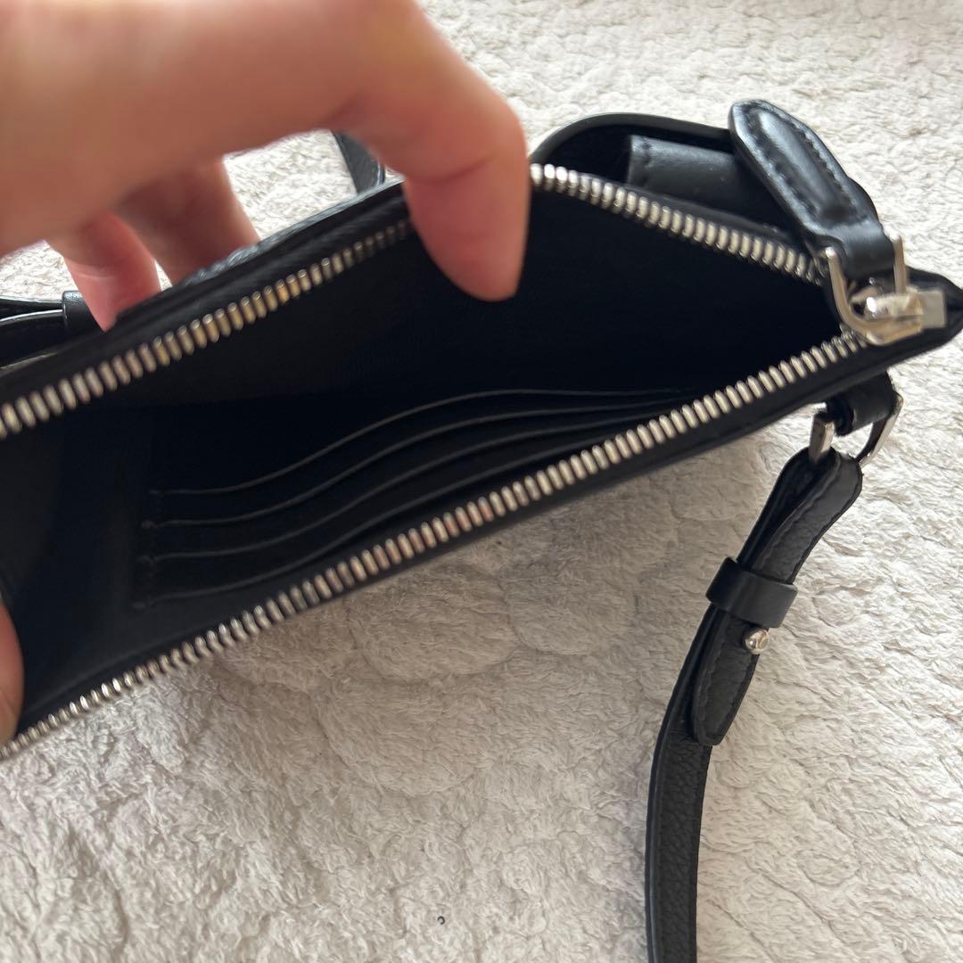 マロンJ★フェラガモ★　未使用スマホショルダーダブルガンチーニ