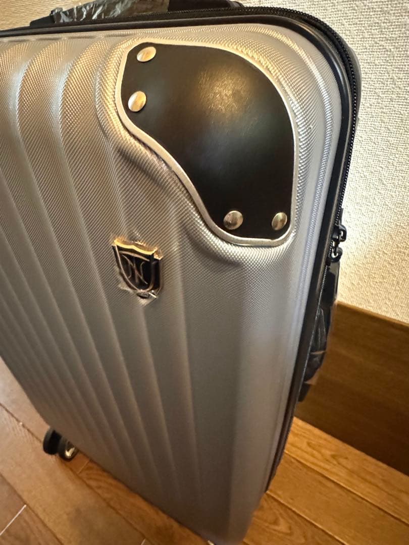 新品[New Trip] スーツケース拡張機能付き 軽量60リットルM シルバー