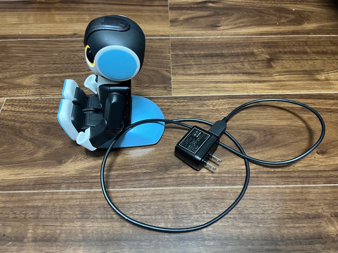 シャープ　ロボホン Wi-Fi対応、SR-06M-A