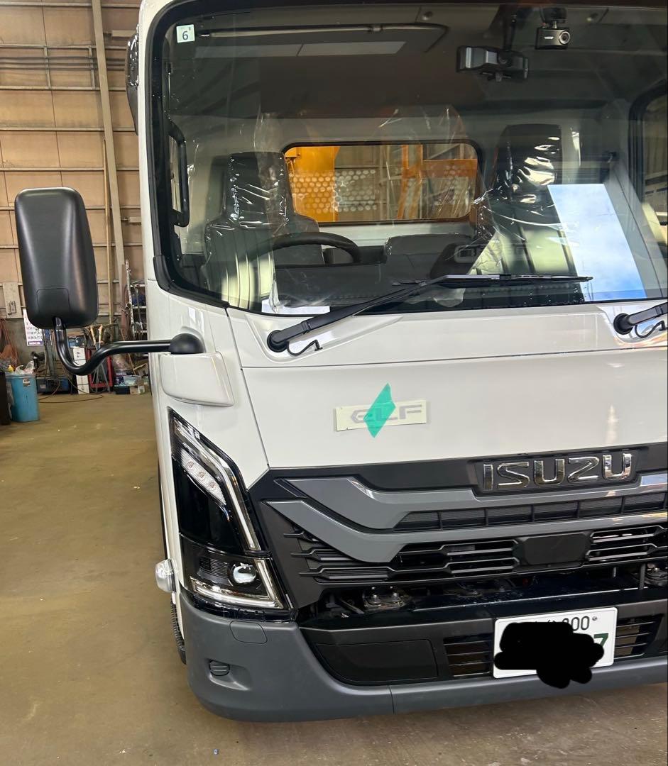 いすゞ　ISUZU イスズ　エルフ　ヘッドライト右