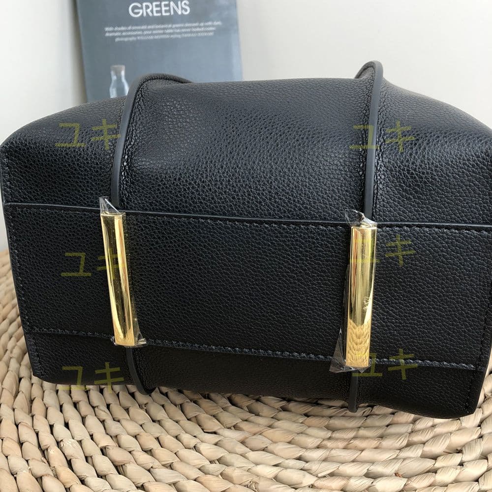 トッズ Tタイムレス スモール ショルダーバッグ ブラック