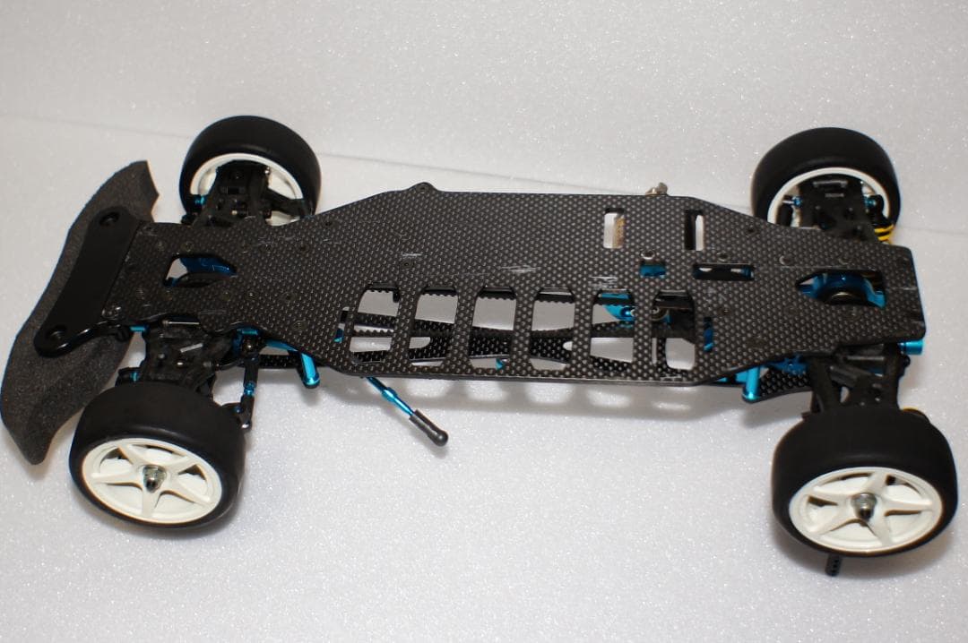 タミヤ　TRF415シャシー　メルセデスSLS AMGボディ付き