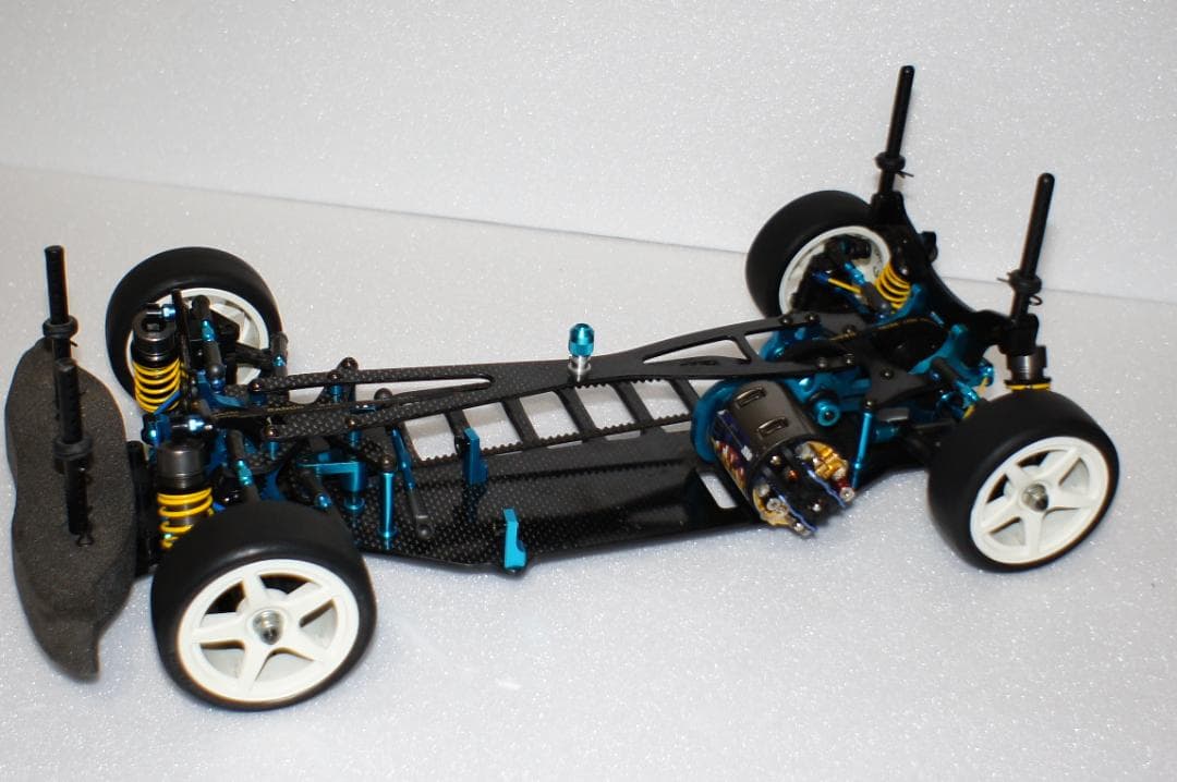 タミヤ　TRF415シャシー　メルセデスSLS AMGボディ付き