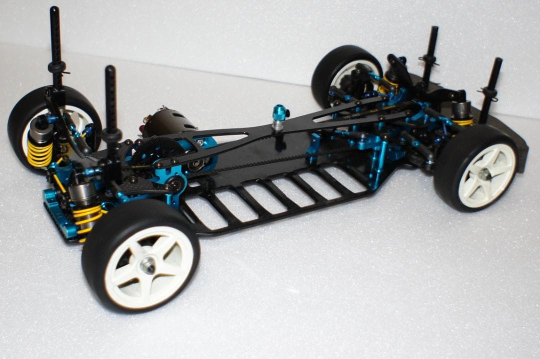 タミヤ　TRF415シャシー　メルセデスSLS AMGボディ付き