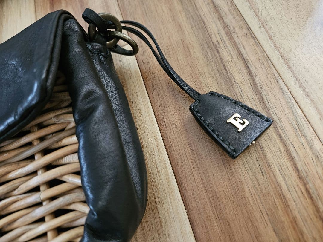 ebagos エバゴス 牛ソフト ショルダー バッグ　紅籐　レザーバッグ