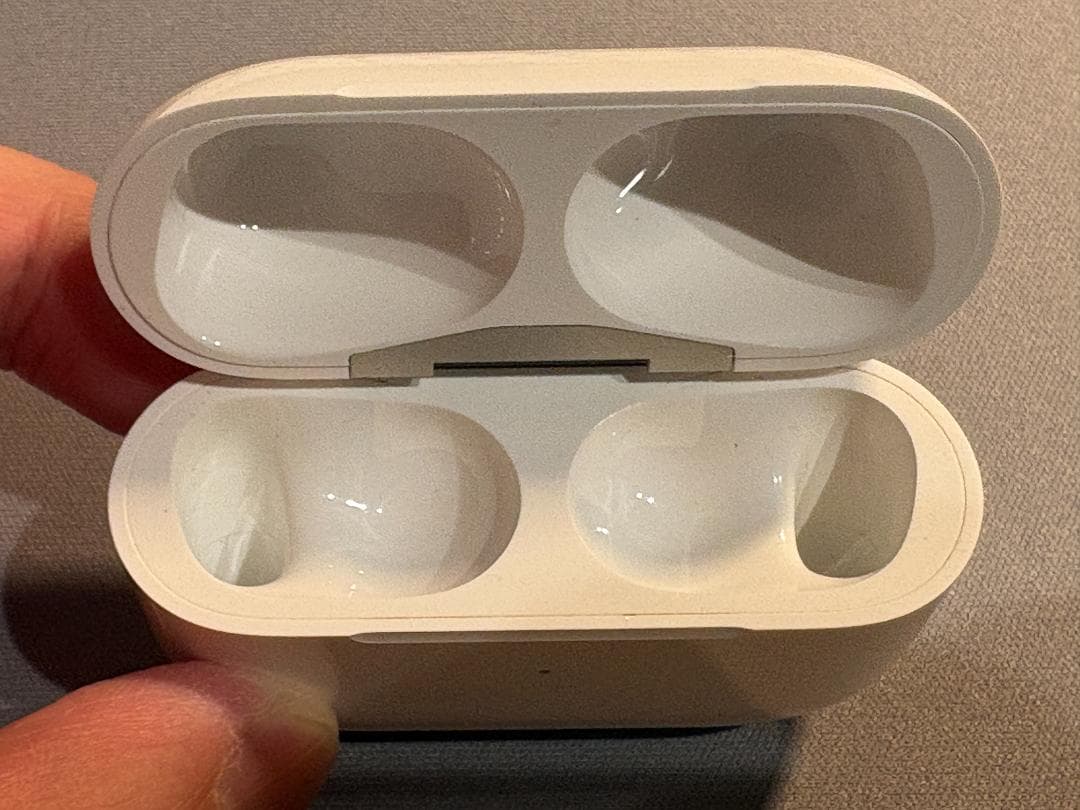 AirPods Pro 第2世代 右耳＋充電ケースのみ 箱・付属品あり