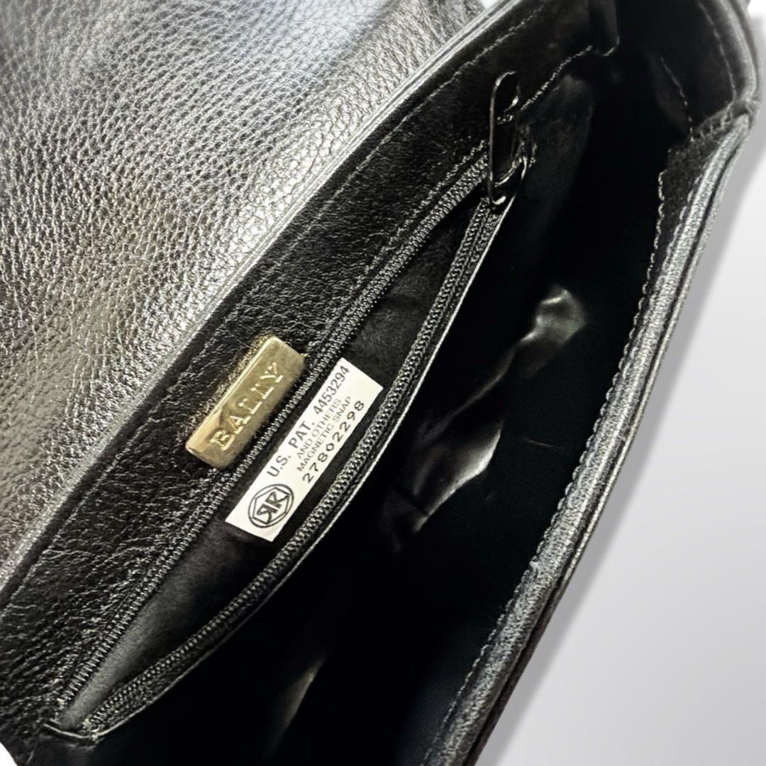 BALLY ショルダーバッグ　クロコダイル　ブラック　ゴールド金具　レザー