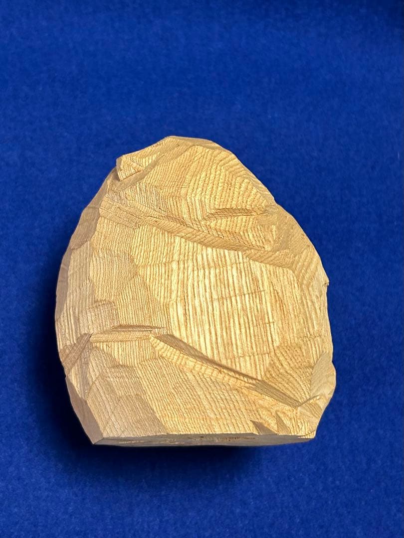 柴崎重行(志) 「眠り熊」1985年作 北海道八雲 ハツリ彫せんの木 木彫熊