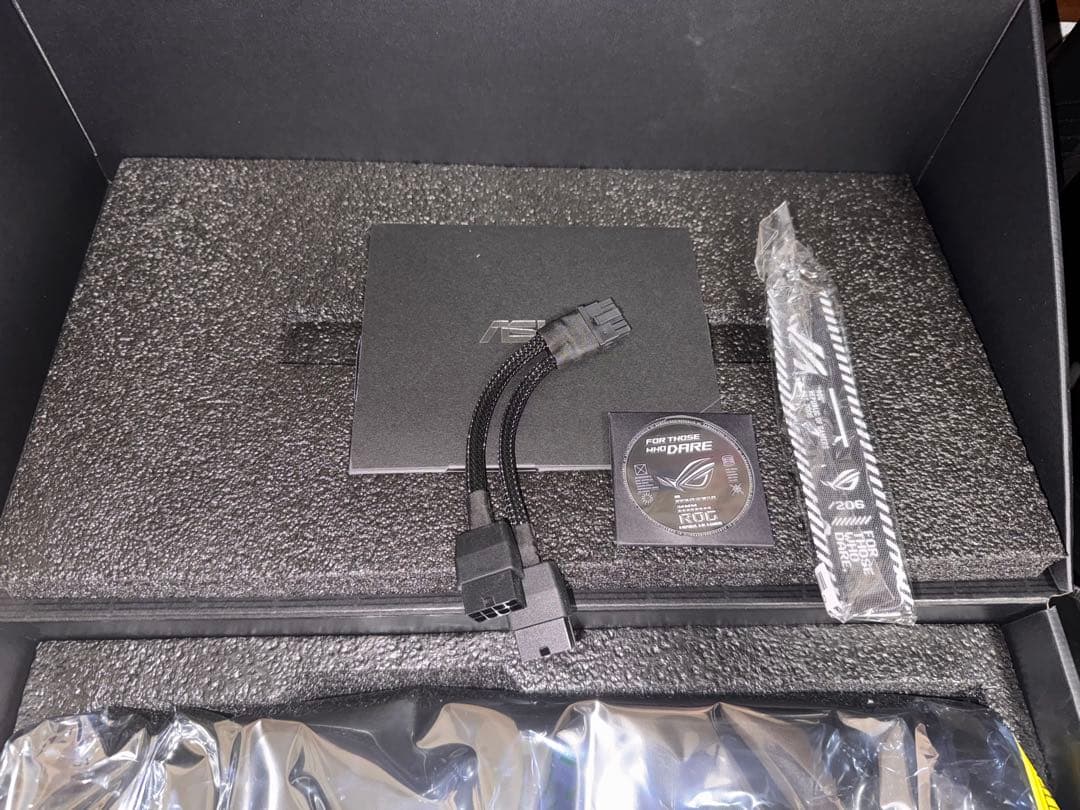 グラフィックボード・グラボ・ビデオカード ASUS ROG Strix GeForce RTX 5070 OC