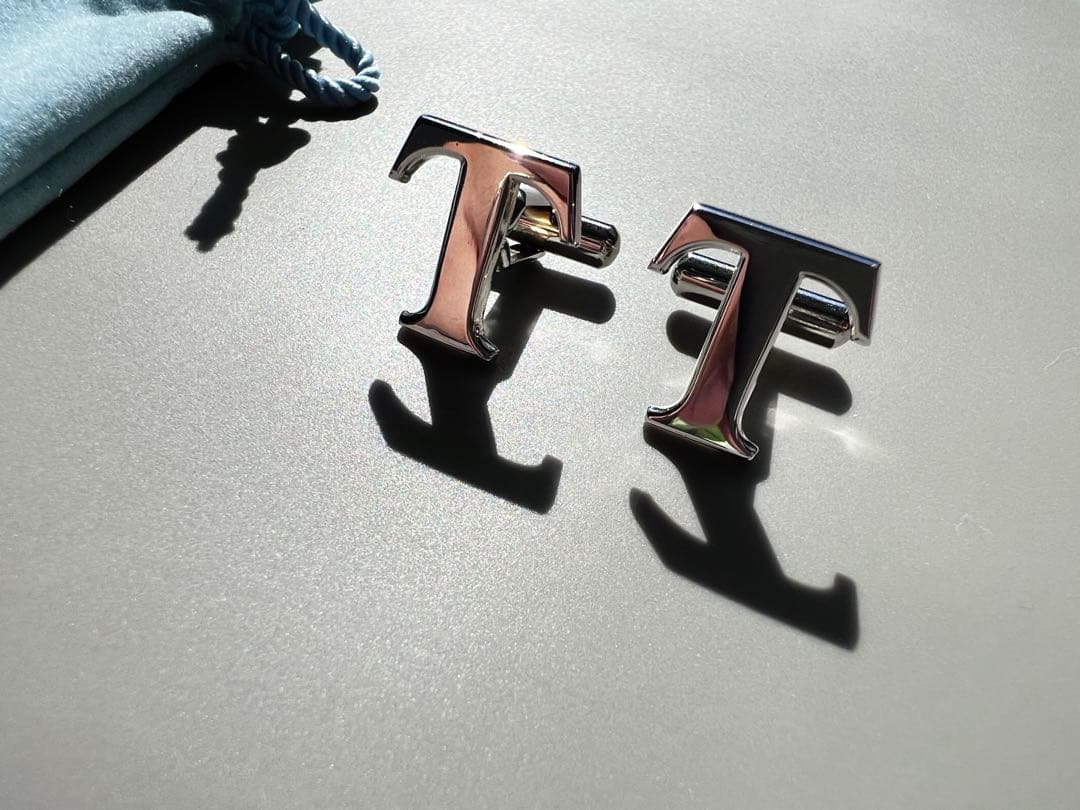ティファニー　Tモチーフ　シルバー　カフス