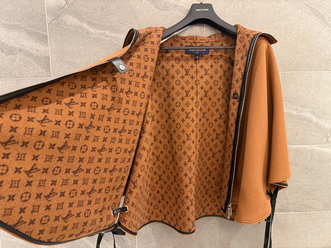 LOUIS VUITTON ルイヴィトン モノグラム フーデッドケープ ポンチョ