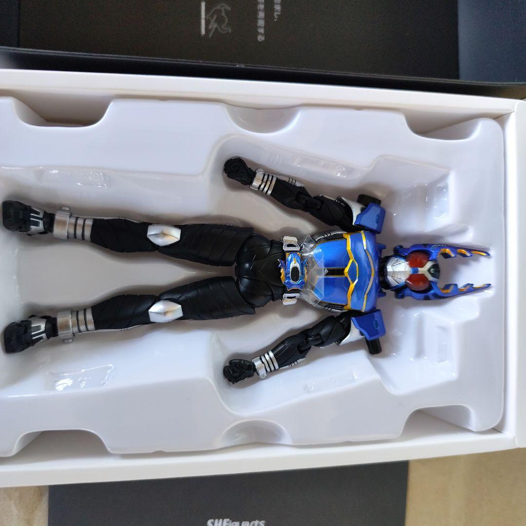 S.H.Figuarts 仮面ライダー真骨彫　カブト　ガタック　2体セット