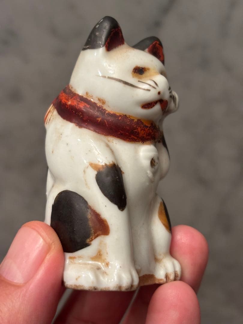 江戸時代後期　神秘的な瞳でとても雰囲気のあるお金や良き人を招く招き猫