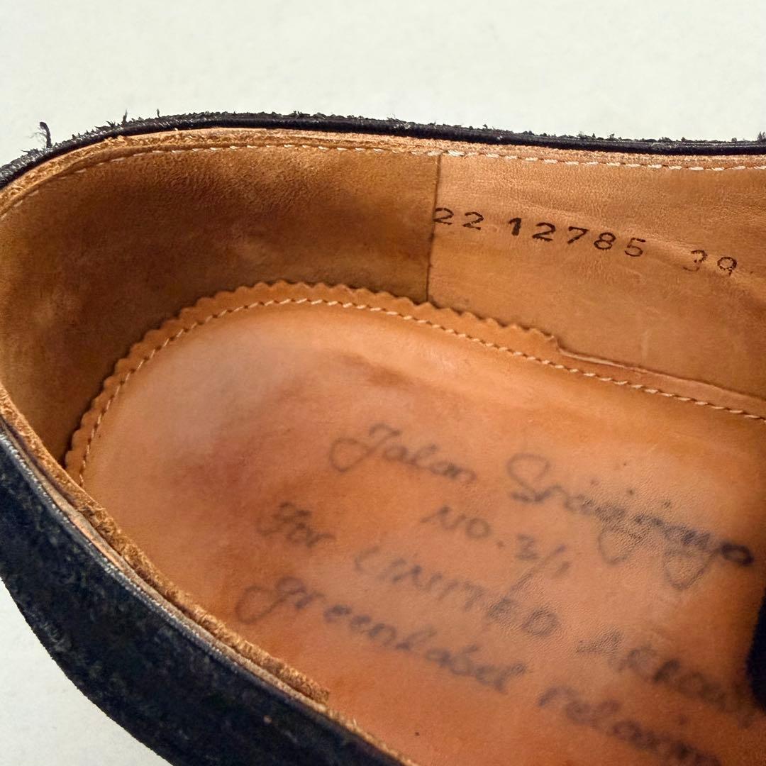 ジャランスリワヤ　スウェード　黒　内羽根　パンチドキャップトゥ　ストレートチップ