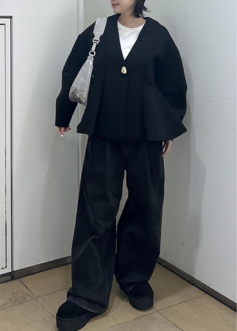 アダムエロペ エッグブローチ付ペプラムカーディガン　黒　F