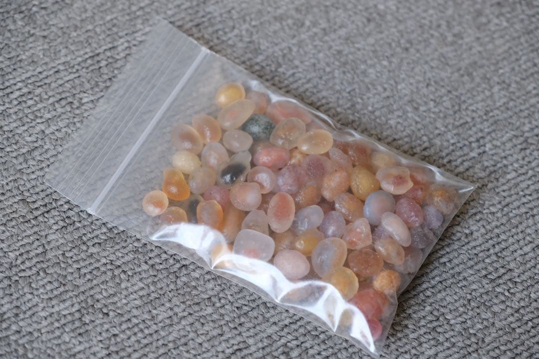 ゴビ石−1400 ゴビ瑪瑙　原石　極小粒　カラーフル