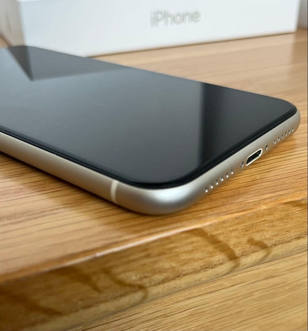 iPhone 11 128GB ホワイト SIMフリー 美品 バッテリー交換済