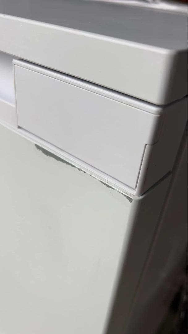 美品アイリスオーヤマIUSN-7A-W 24年型66L右開き