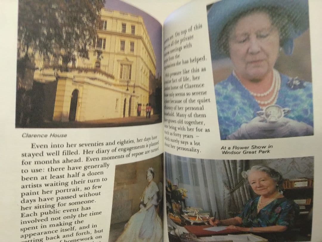 洋書  Family Ladybird Books