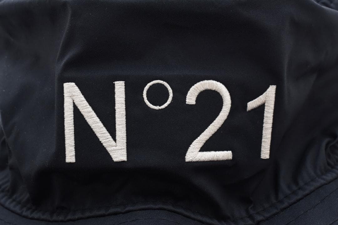 ★美品★ヌメロヴェントゥーノ　ニューエラ　ハット　クリスタル　ロゴ　ブラック