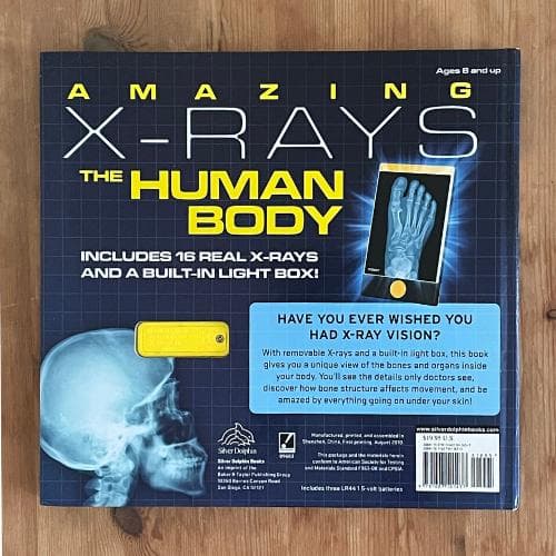 洋書【解剖学・骨格がわかる】レントゲン遊び　AMAZING X-RAYS　人体