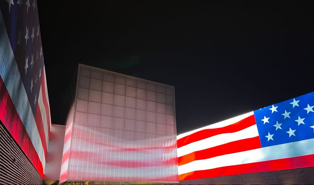 大阪万博　アメリカ館パビリオンマスコットキーホルダー　スパーク⭐︎EXPO2025