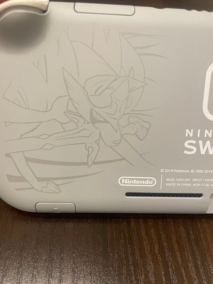 Nintendo Switch Lite（ザシアン・ザマゼンタ エディション）