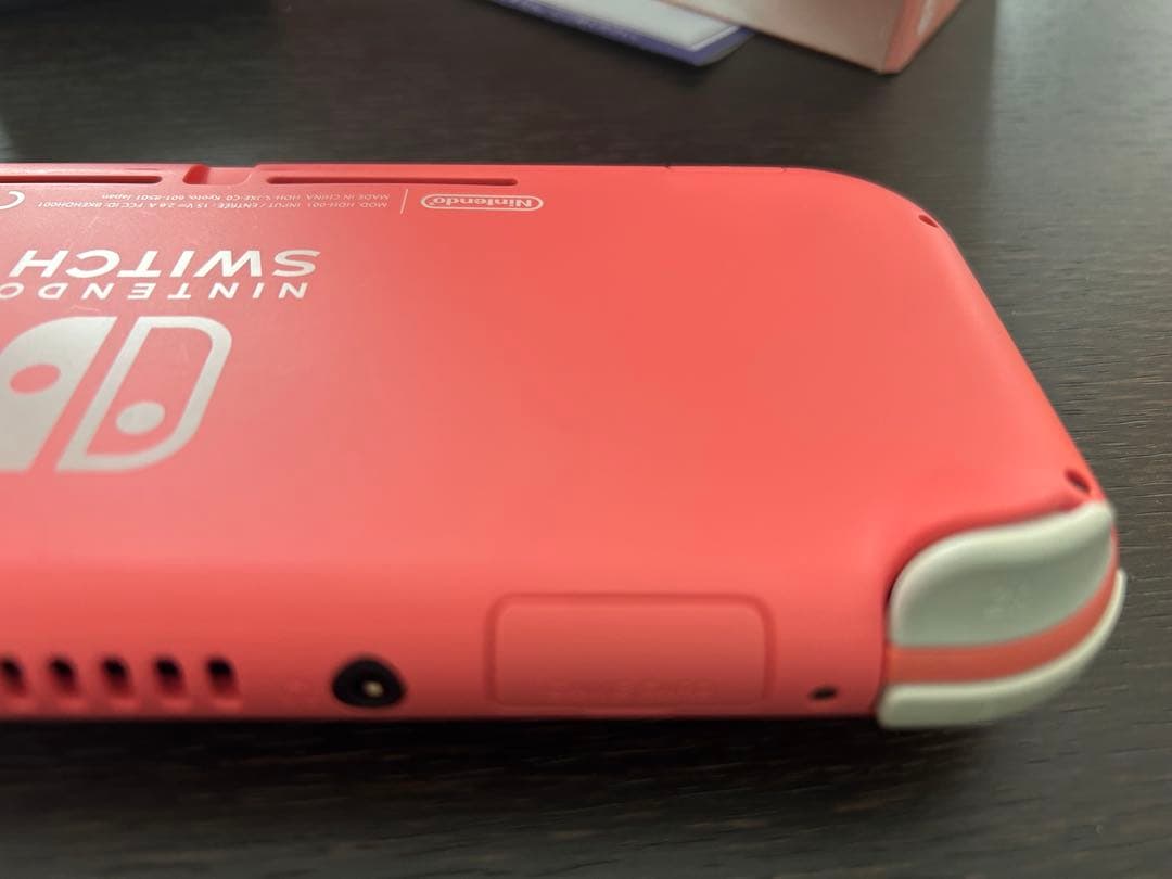 ぽて　　　Nintendo Switch LITE コーラル