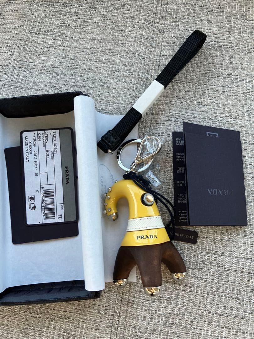 【専用】PRADAキーホルダー限定品