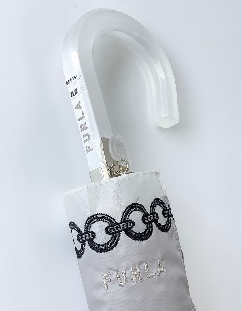 新品★フルラ★FURLAオーガンジーチェーン刺繍晴雨兼用2段折りたたみ傘★グレー