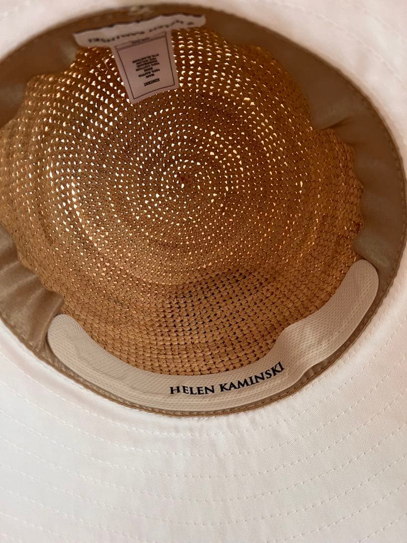 ヘレンカミンスキー　カロラ　Kalola