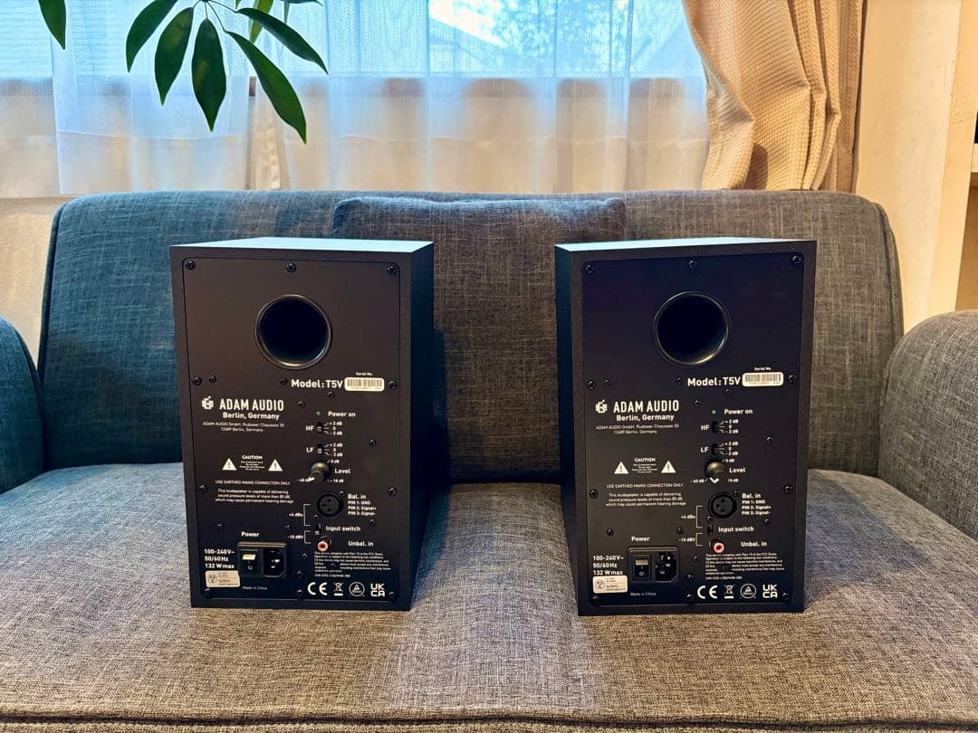 ADAM AUDIO T5V ペア　新品　未使用