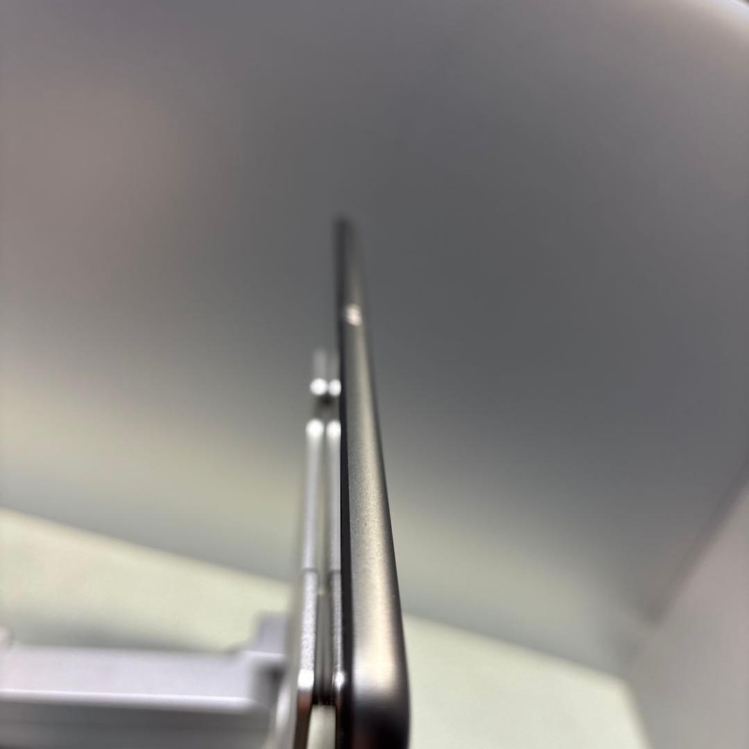 iPad 8 32G Wi-Fi＋sim.au PSEパッテリー新品100％